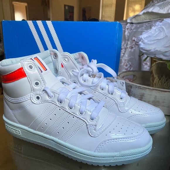 Shoes - Picture 2 of 4